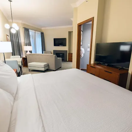 Sutton Place Hotel Revelstoke Mountain Resort-3